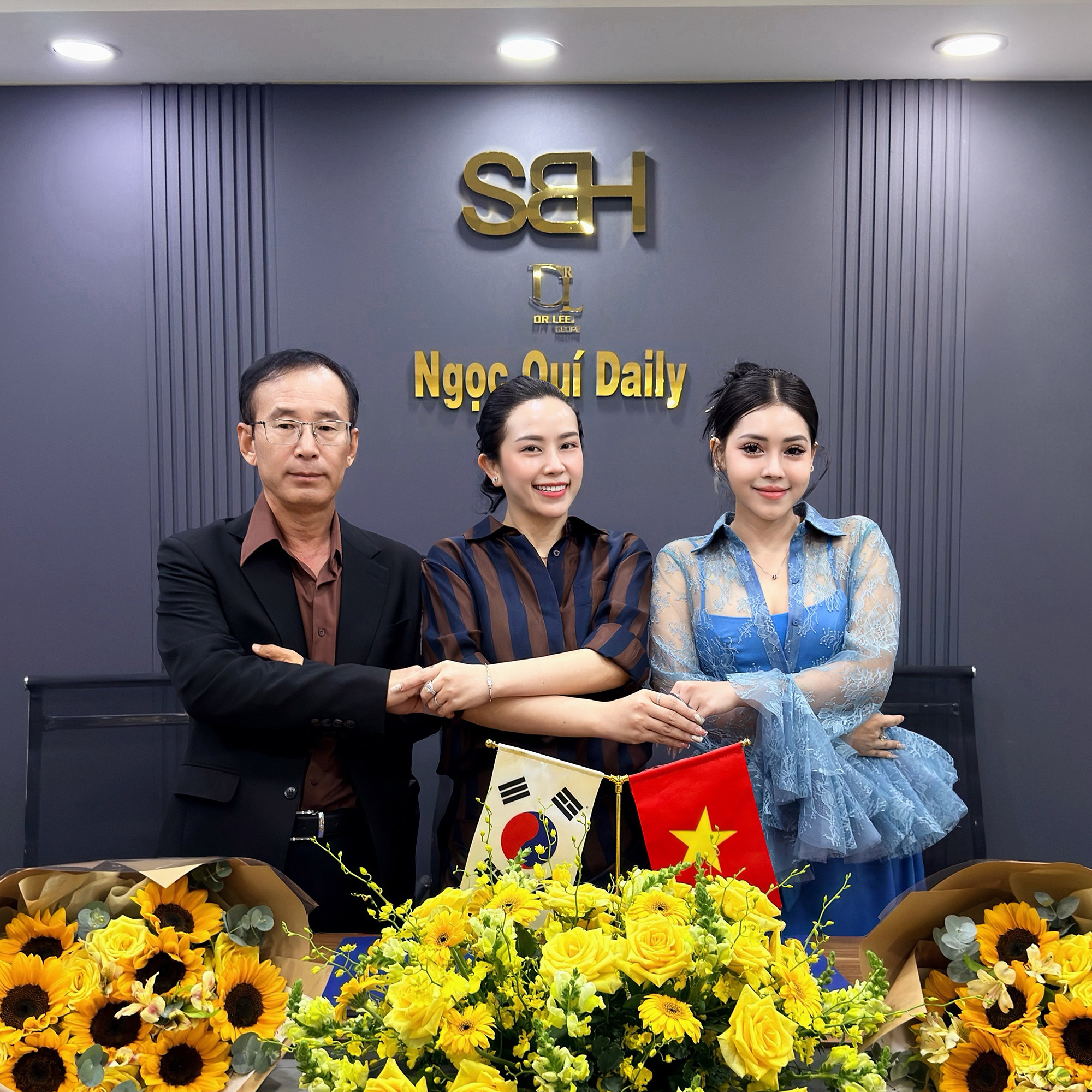 Exclusive Distribution of Dr. Lee Recipe Cosmetics